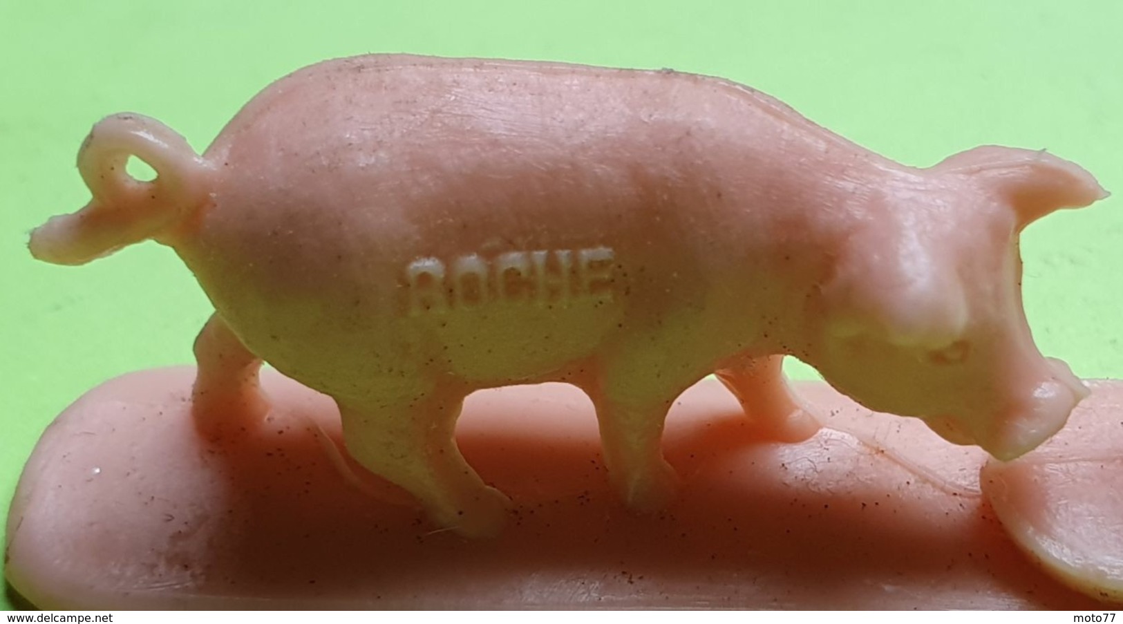 Figurine Jouet COCHONS - Publicité LA ROCHE AUX FÉES - Environ 7 X 2 Cm - Matière Plastique - Etat D'usage - Années 1970 - Maiali