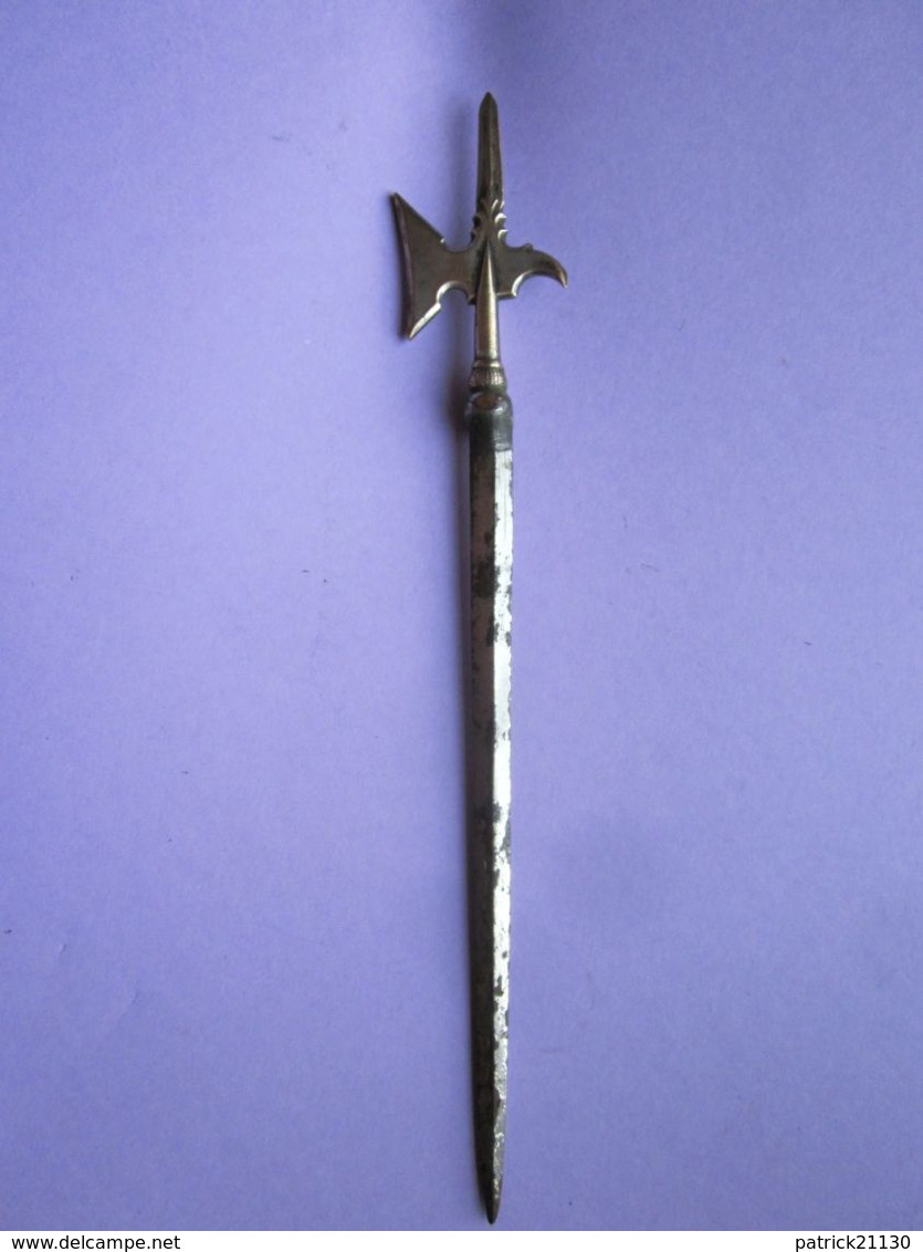 OUVRE LETTRES OU COUPE PAPIER HALLEBARDE - Letter-opener