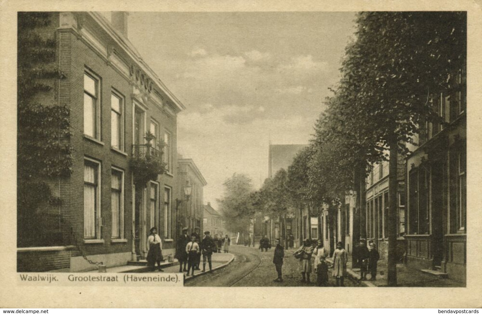 Nederland, WAALWIJK, Grootestraat (Haveneinde) Met Volk (1920) Ansichtkaart - Waalwijk