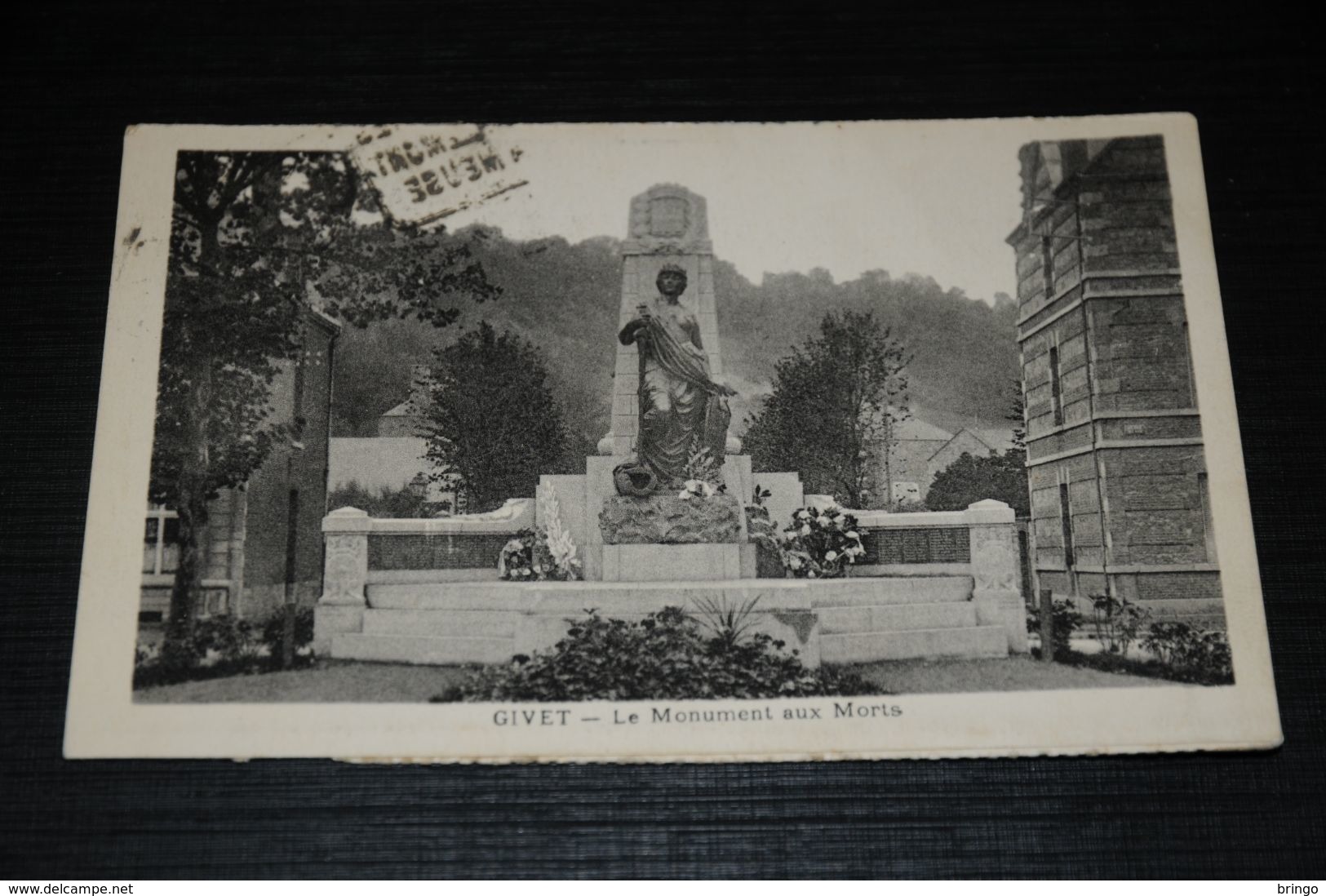 17684-           GIVET, LE MONUMENT AUX MORTS - Autres & Non Classés