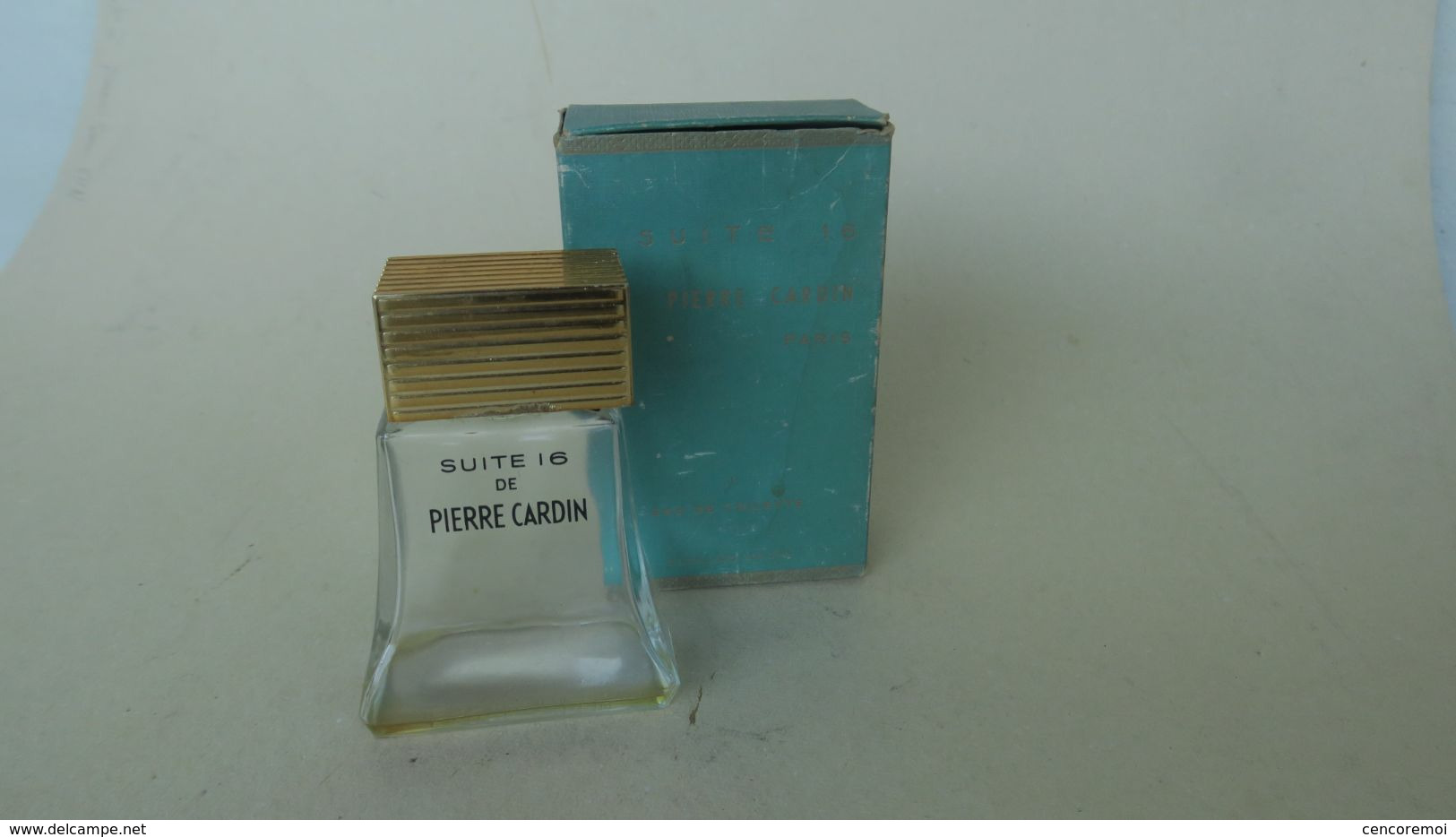 Ancien Flacon à Parfum De Collection, Eau De Toilette Suite 16 De Pierre Cardin - Flakons (leer)