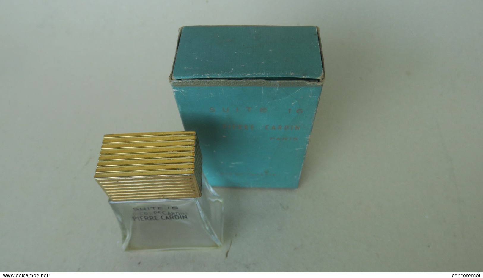 Ancien Flacon à Parfum De Collection, Eau De Toilette Suite 16 De Pierre Cardin - Flakons (leer)