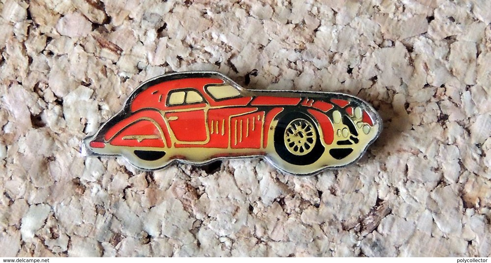 Pin's Alfa Romeo 8C - Verni époxy - Fabricant CEC/ID PREMIER - Alfa Romeo