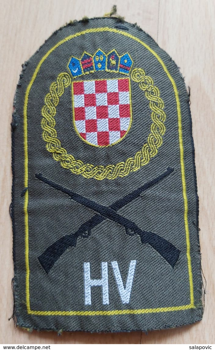 CROATIA, CROATIAN ARMY SLEEVE PATCH, COAT OF ARMS, HV - Escudos En Tela