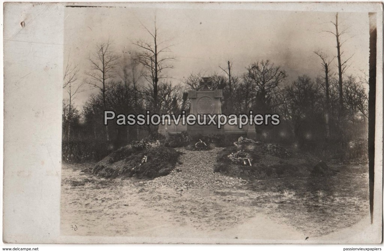 CARTE PHOTO ALLEMANDE Le BOIS De VILLE (VILLE Sur TOURBE)  1916  MONUMENT CIMETIERE - Other & Unclassified