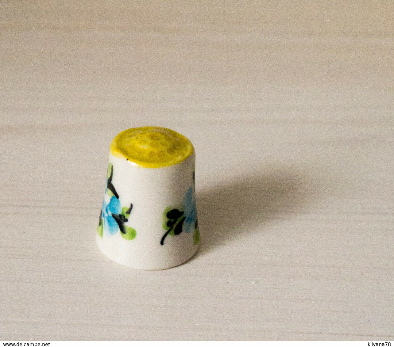 Thimble FLORAL Gzhel Hand Painted Made Solid Porcelain Russian Ethnic Souvenir - Thimbles