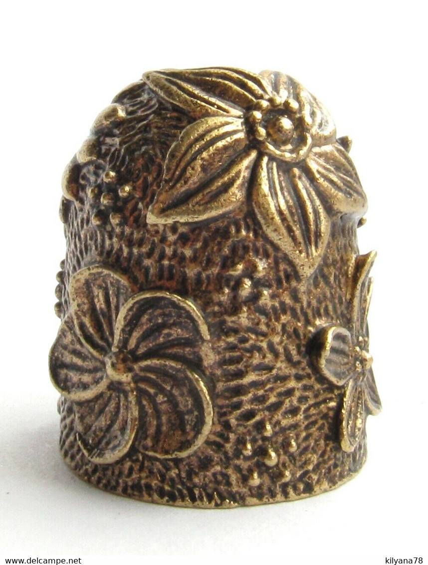 Thimble FLOWERS Decor Lotus Solid Brass Metal Russian Style Souvenir Collection