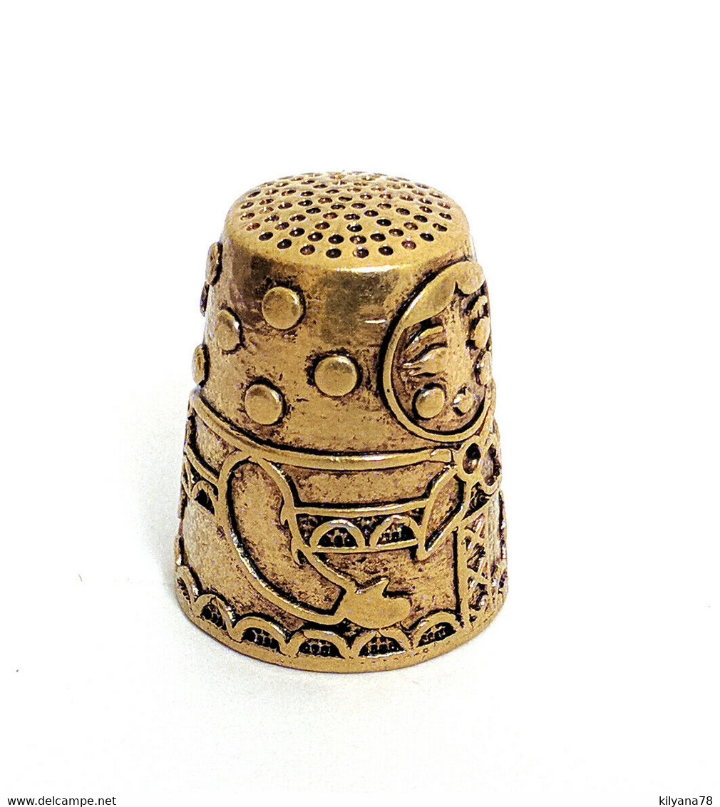 Thimble MATRESHKA DOLL Folk Ethnic Brass Metal Russian Souvenir Collectible - Dés à Coudre