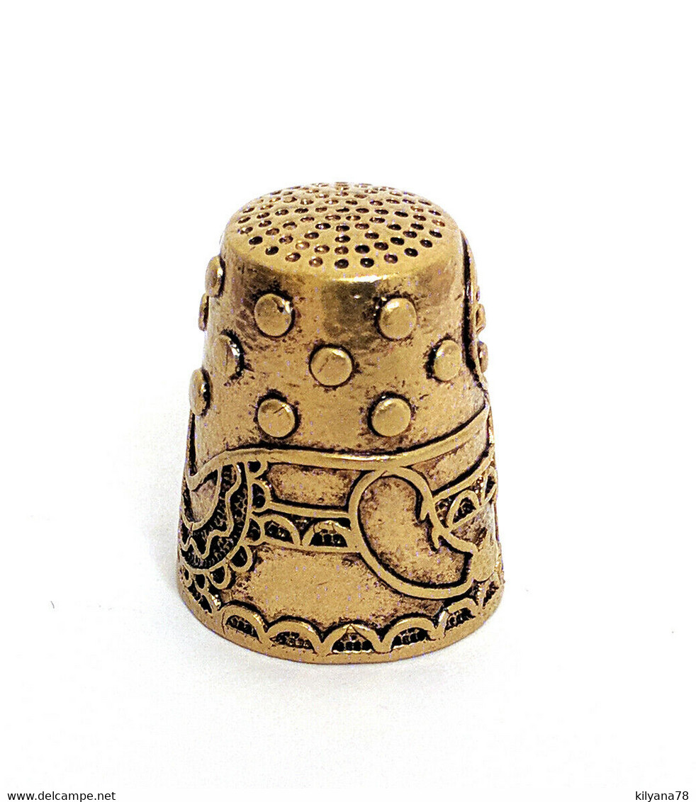 Thimble MATRESHKA DOLL Folk Ethnic Brass Metal Russian Souvenir Collectible - Dés à Coudre