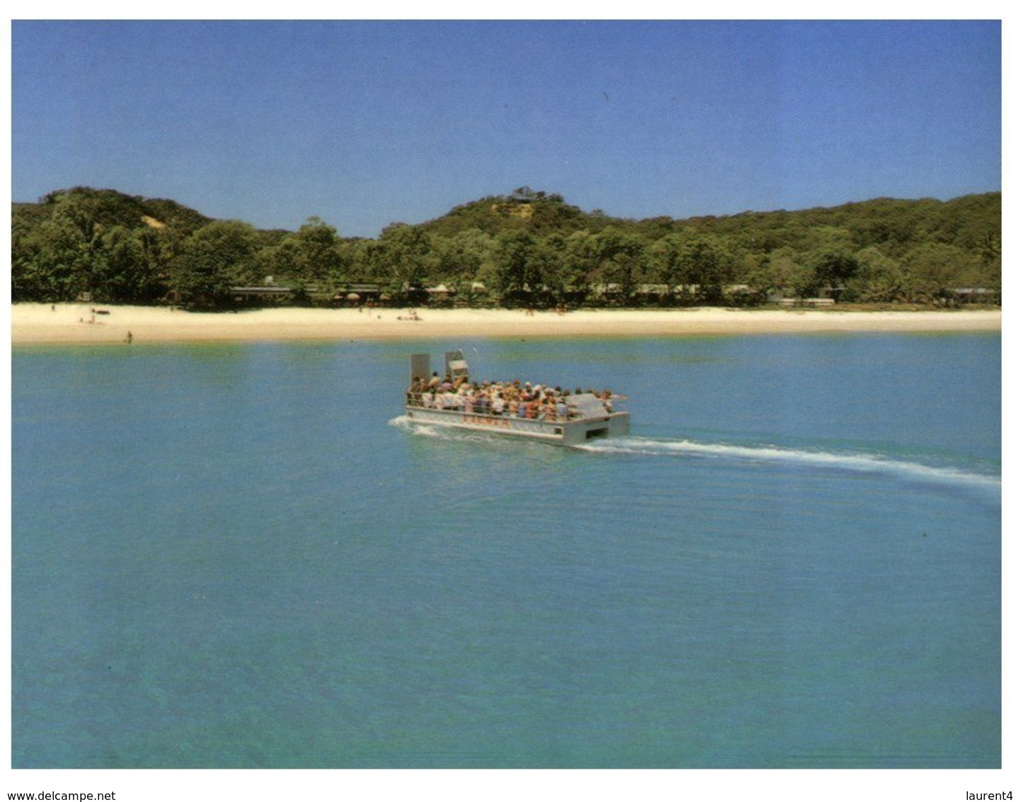 (G 28) Australia - QLD - Great Keppel Island  (with Barge Ship) - Great Barrier Reef