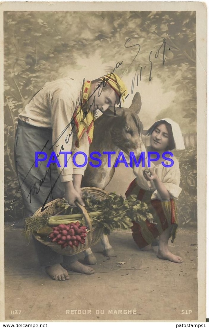 139509 REAL PHOTO COSTUMES COUPLE AND DONKEY RETURN FROM THE MARKET POSTAL POSTCARD - Photographie