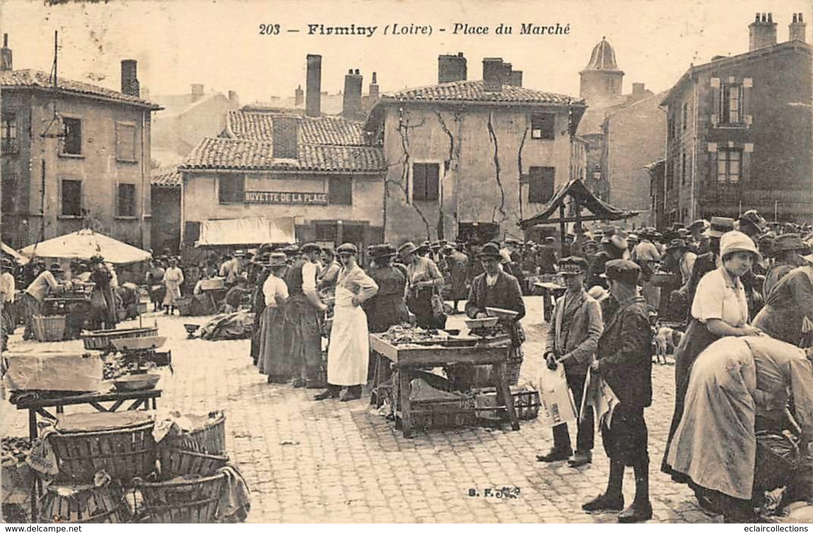 Firminy       42       Le Marché  Place Du Marché         (voir Scan) - Firminy