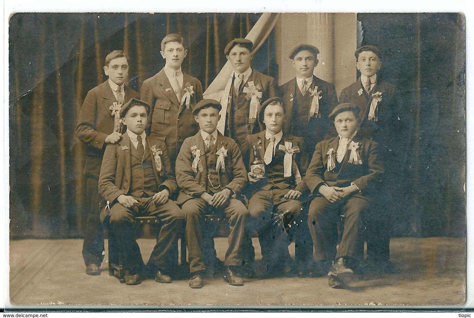 Photographie  D' Un  Groupe  De  Jeunes  Hommes     -  à Identifier - - Photographie