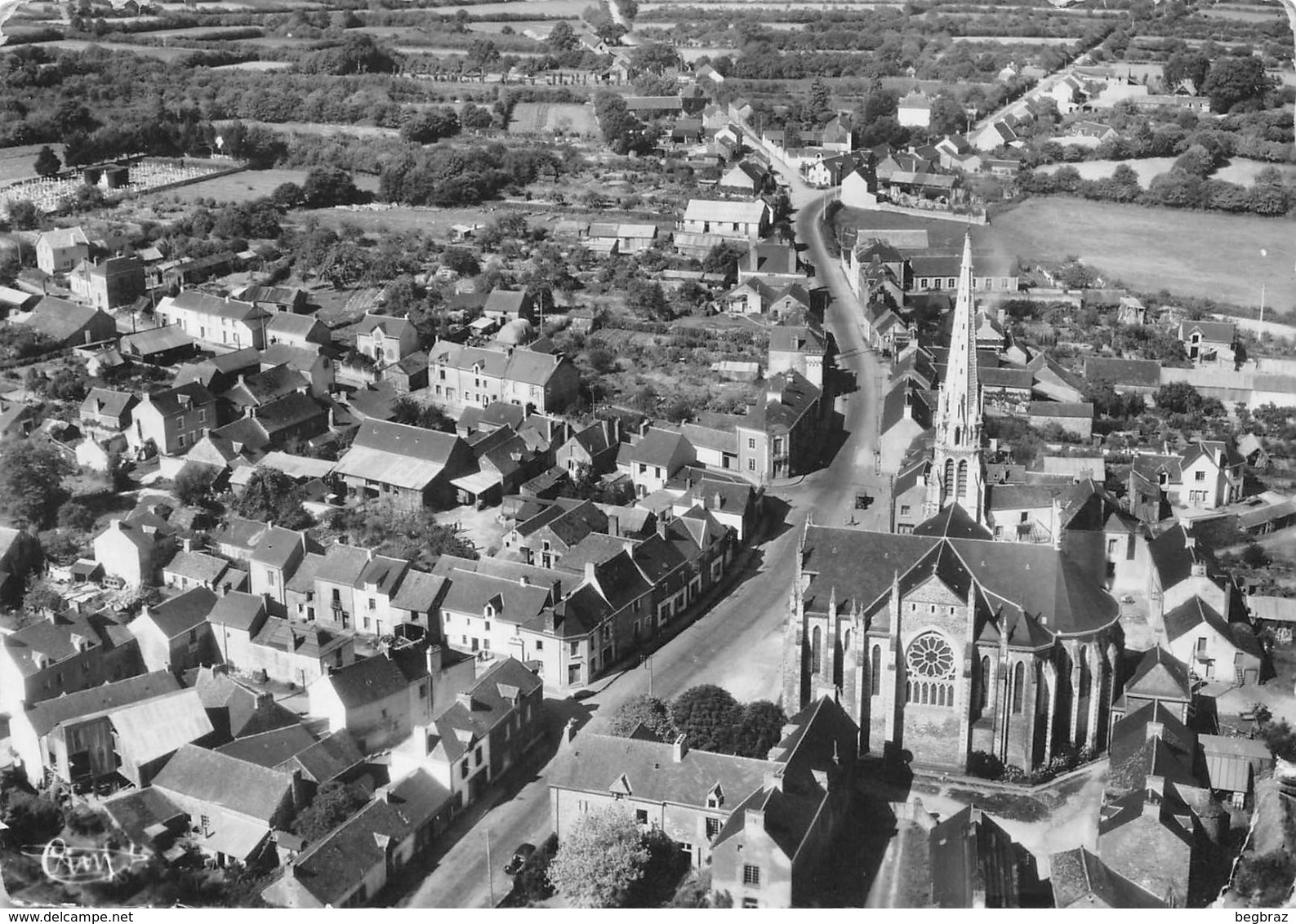 GUENROUET      VUE AERIENNE DU BOURG - Guenrouet