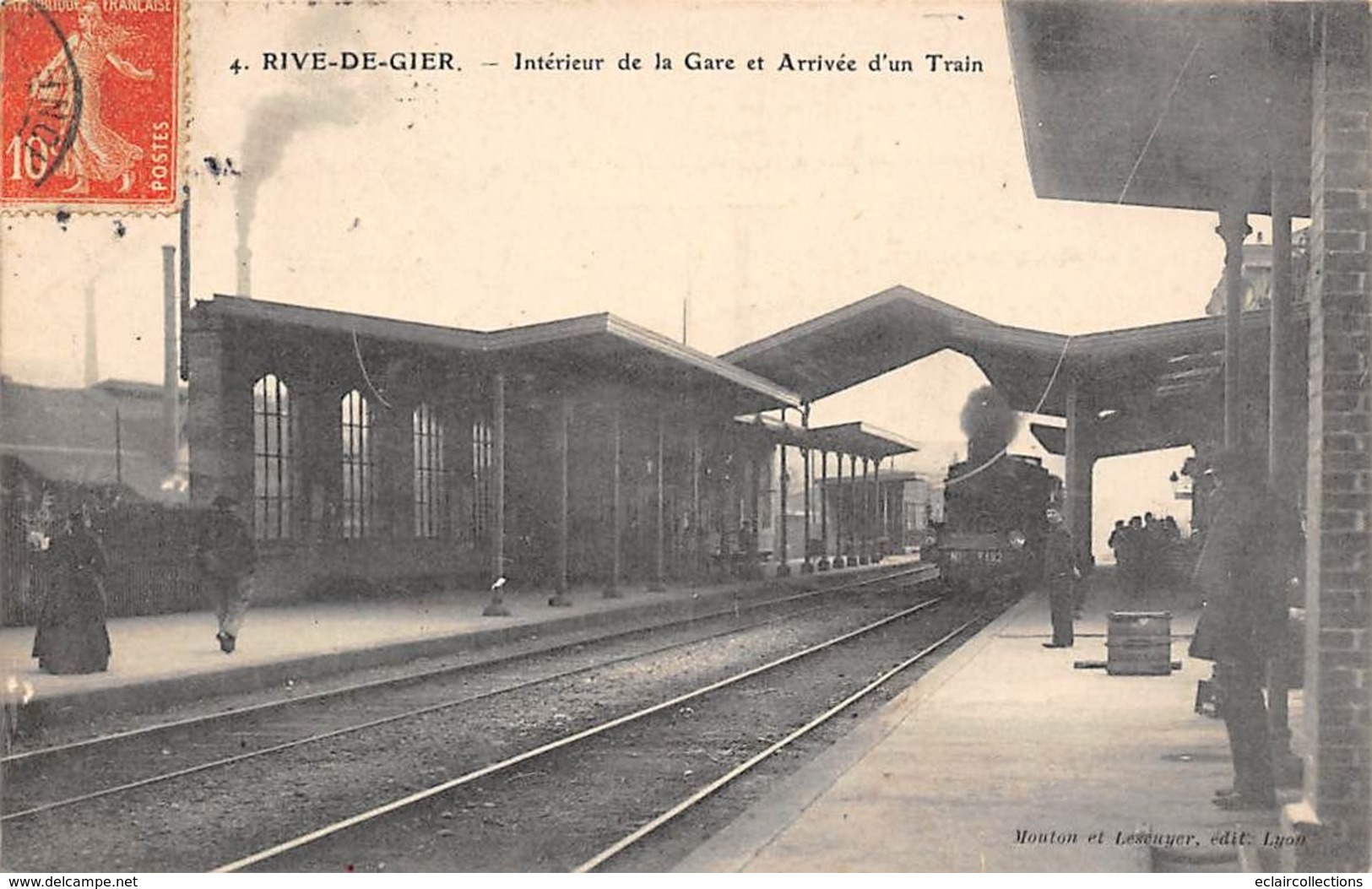 Rive De Gier         42       Intérieur De La Gare Et Arrivée D'un Train       (voir Scan) - Rive De Gier