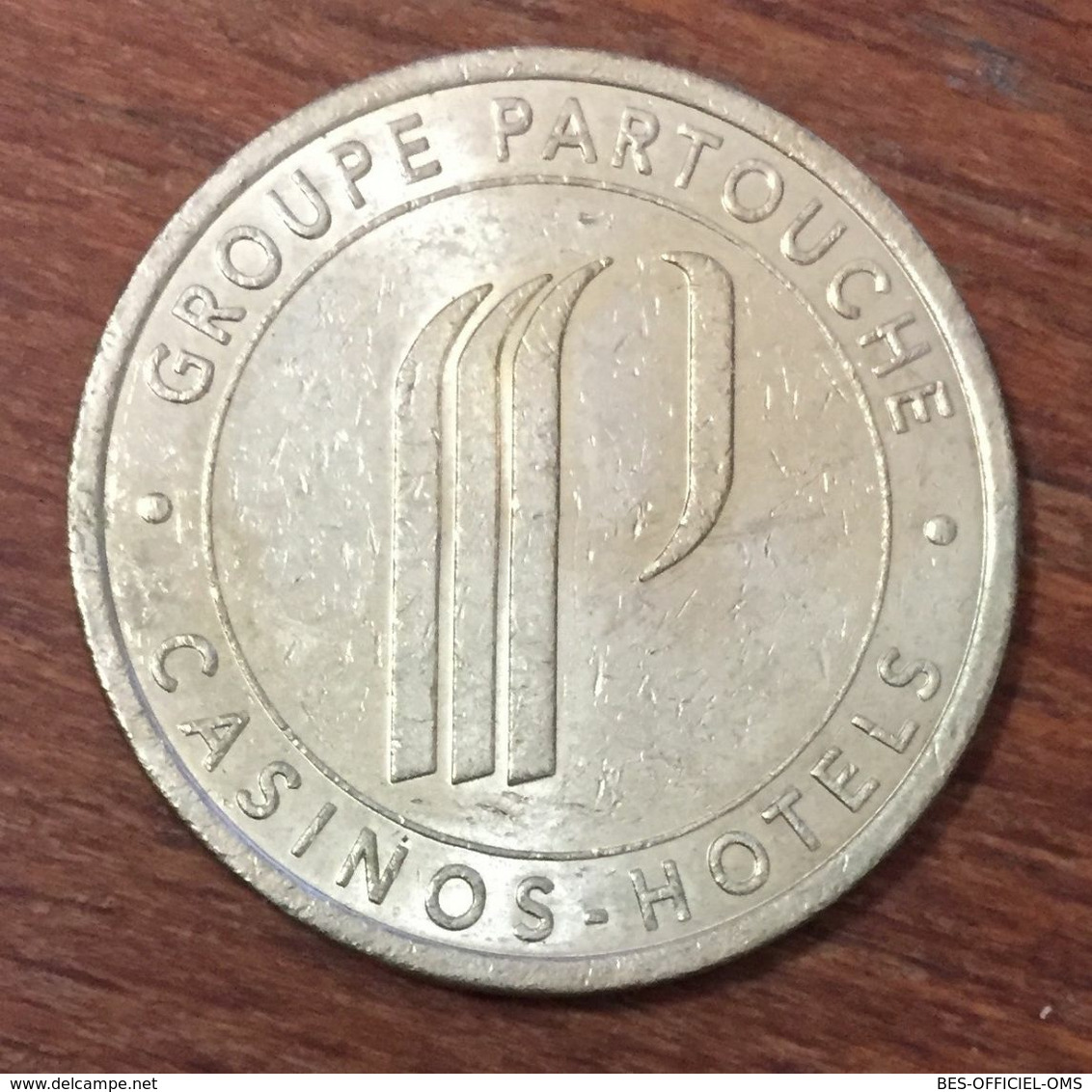 56 LA TRINITÉ SUR MER GROUPE PARTOUCHE JETON DE 2 EURO MONNAIE DE PARIS SLOT MACHINE EN MÉTAL CHIP COIN TOKEN - Casino