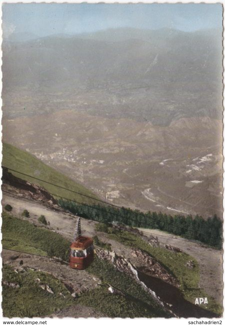 09. Gf. Environs D'AX-LES-THERMES. Téléphérique Du Saquet Avec Vue Sur Ax Dans Le Lointain. 104 (3) - Ax Les Thermes