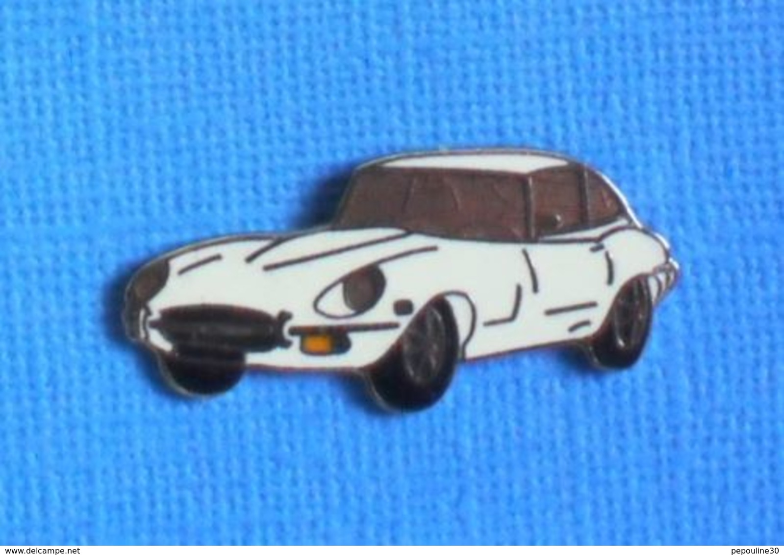 1 PIN'S //  ** JAGUAR E-TYPE / 1970 ** . (Démons & Merveilles) - Jaguar