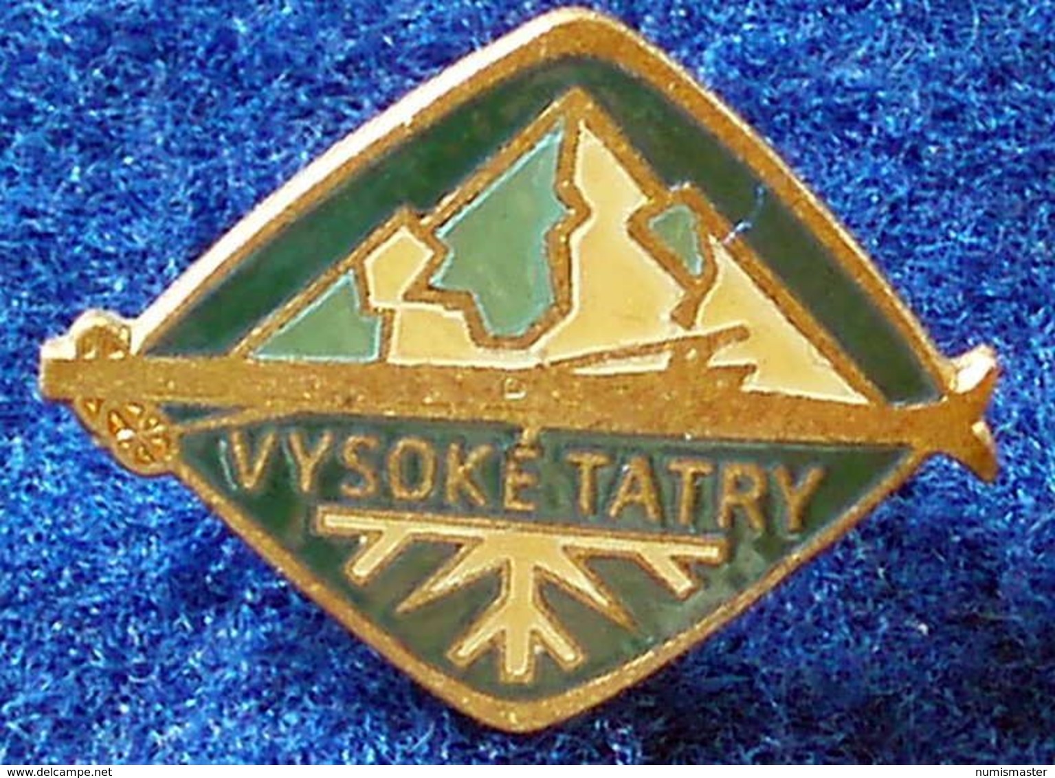 CSSR , WYSOKE TATRY VINTAGE ENAMELED PIN - Alpinismus, Bergsteigen