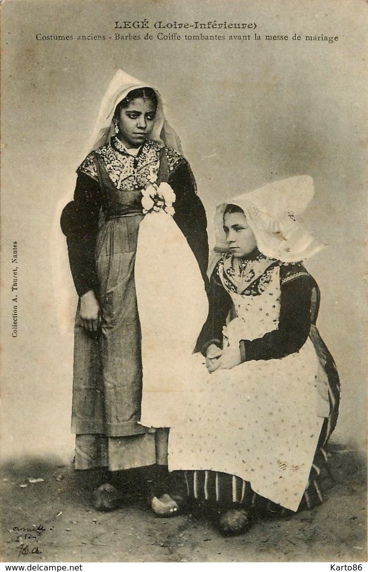 Legé * Costumes Anciens * Barbes De Coiffe Tombantes Avant La Messe De Mariage * Femme - Legé