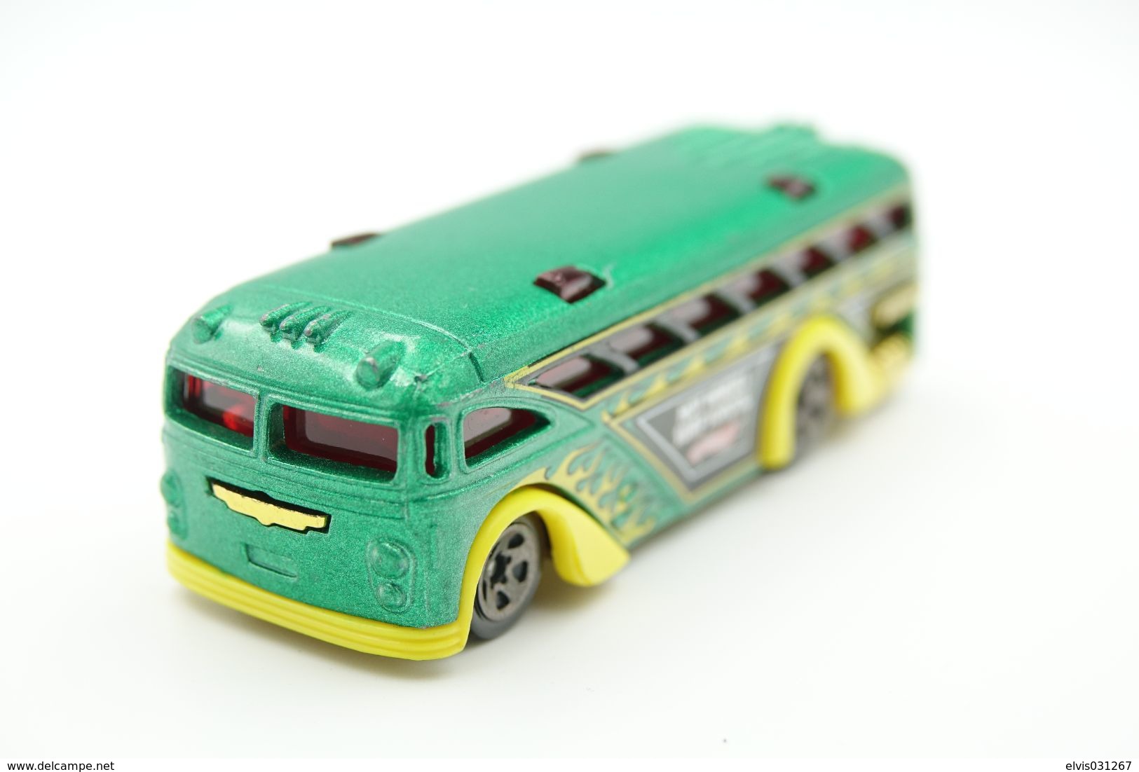 Hot Wheels Mattel Surfin School Bus Diecast Green & Yellow Surf School -  Issued 2001 Scale 1/64 - Matchbox (Lesney)