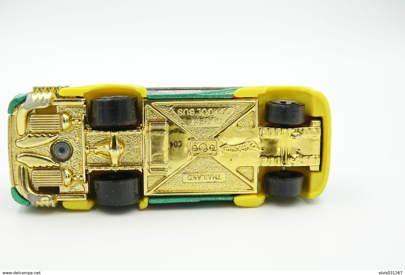 Hot Wheels Mattel Surfin School Bus Diecast Green & Yellow Surf School -  Issued 2001 Scale 1/64 - Matchbox (Lesney)