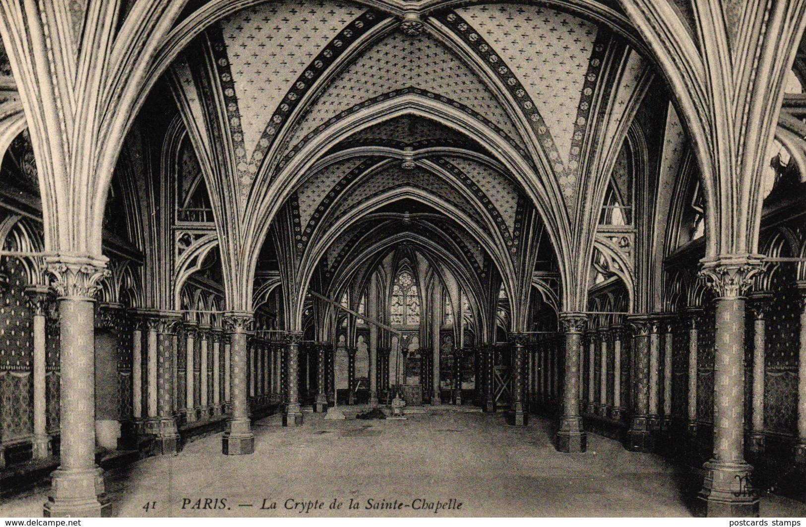 Paris La Crypte De La Sainte Chapelle - Eglises