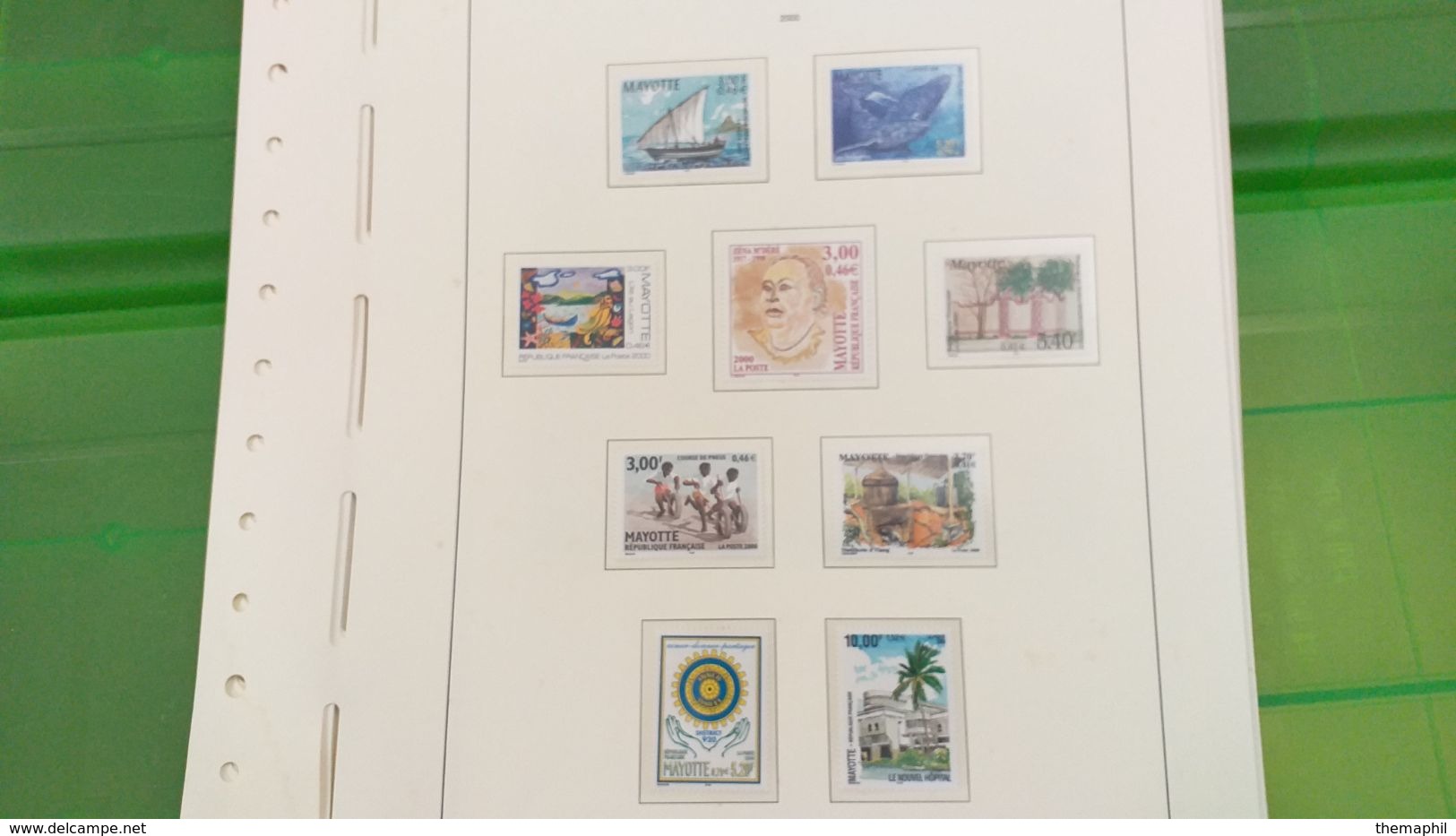 lot n° TH 492  MAYOTTE un lot de timbres neufs xx sur page d'albums