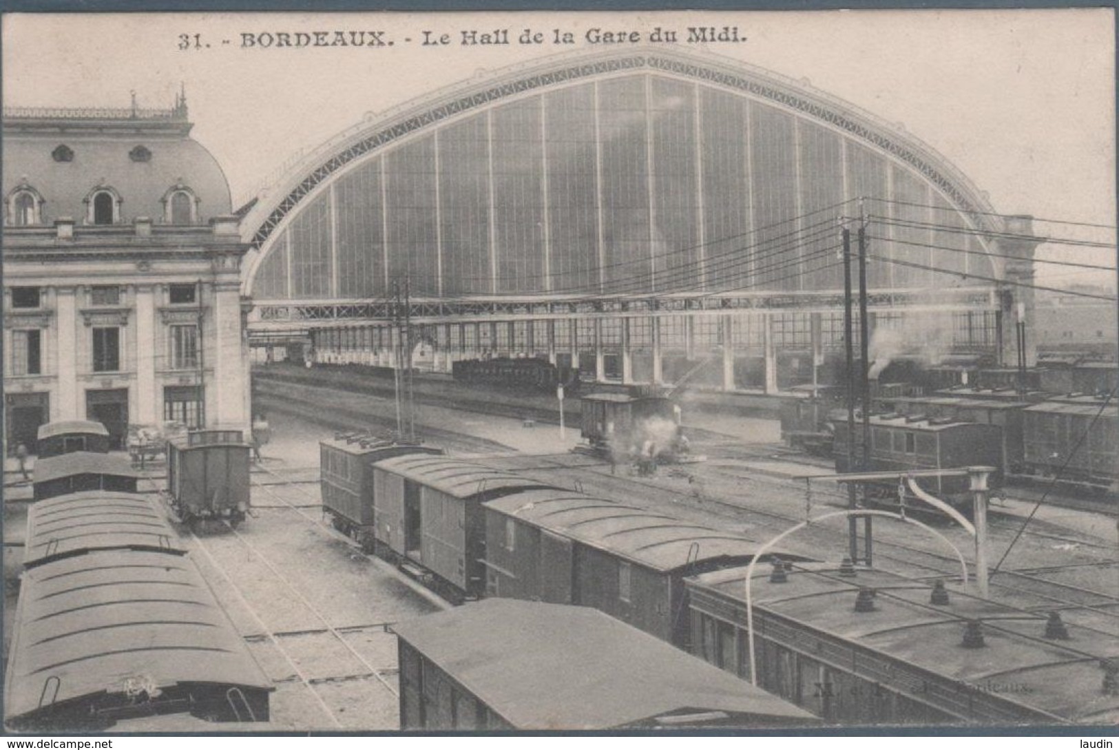 Beau lot de 43 cartes postales : trains , gares , tramways , métro .......