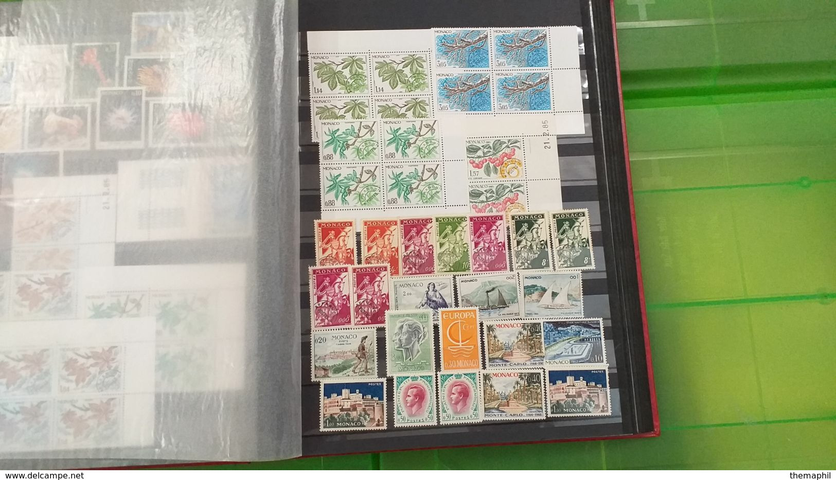 lot n° TH 480  MONACO un bon classeur de timbres neufs xx et quelques obl.