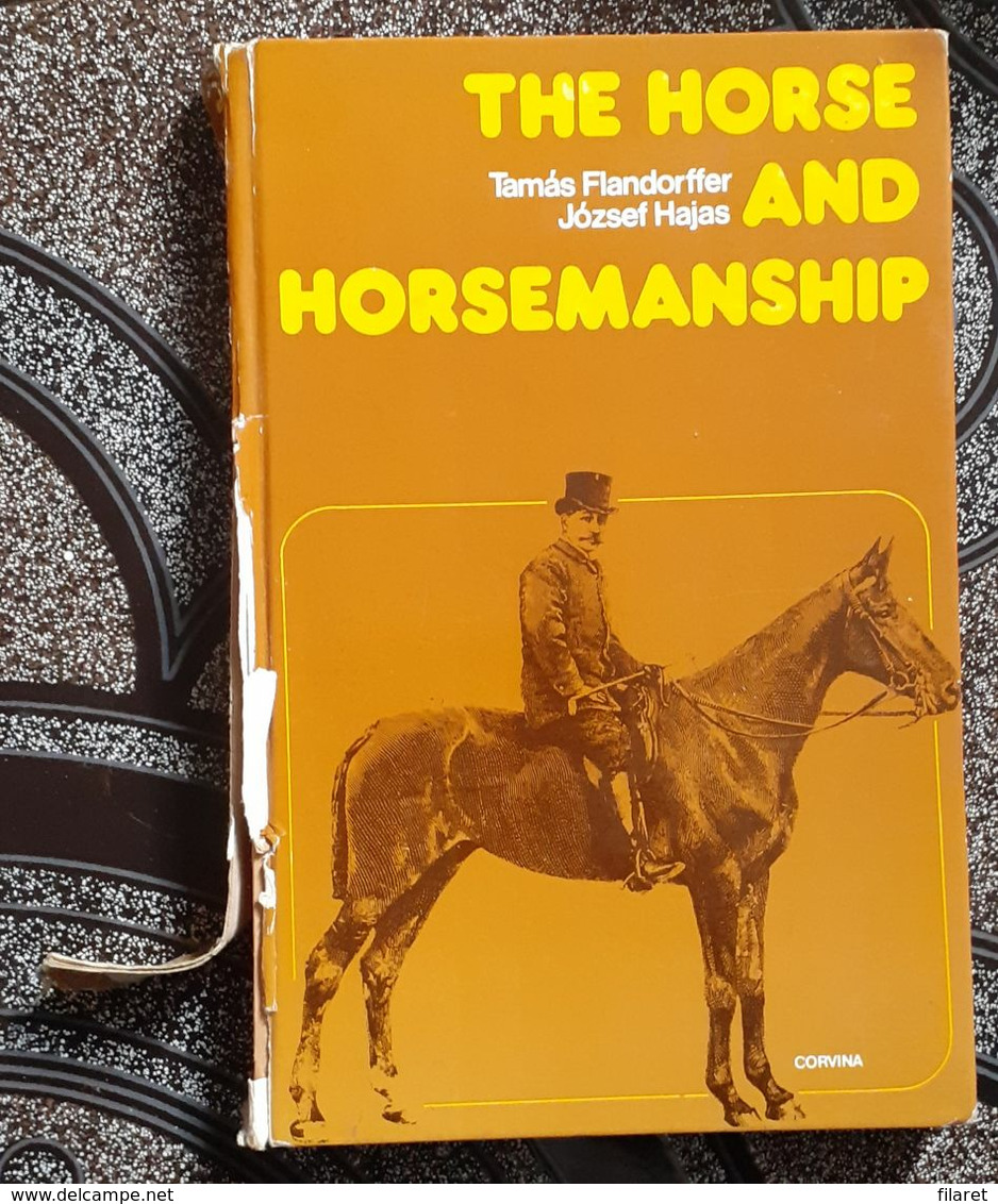 THE HORSE AND THE HORSEMANSHIP-BOOK WITH MULTIPLE COVERS DAMAGE - 1950-Oggi