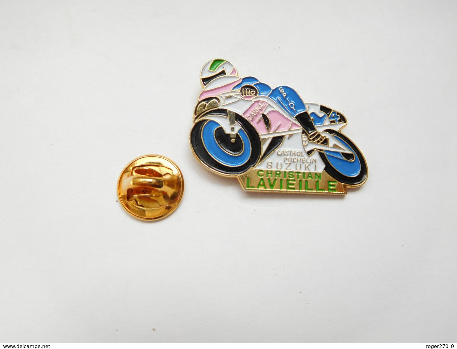 Superbe Pin's En Relief , Moto Suzuki , Oil Castrol , Pneu Michelin , Christian Lavieille , Carnac , Spidi - Motorfietsen