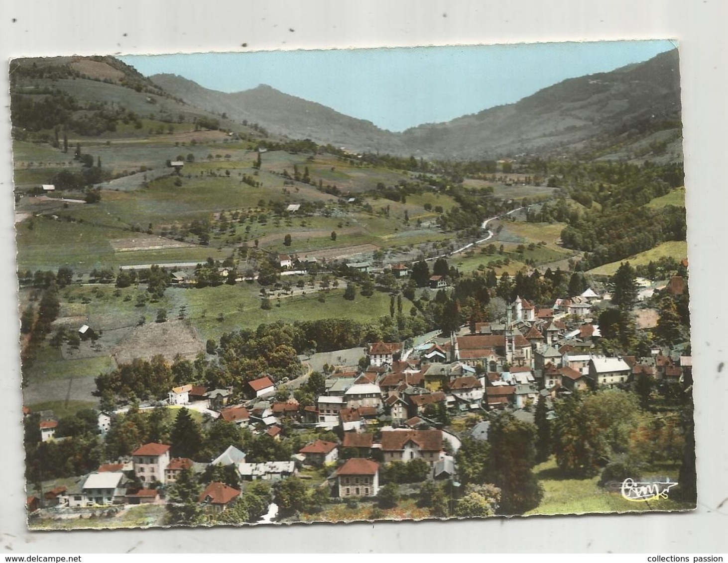 Cp , 38 , THEYS , Vue Aérienne , Le Centre Et Le Col Du BARIOZ , Voyagée 1967 - Theys