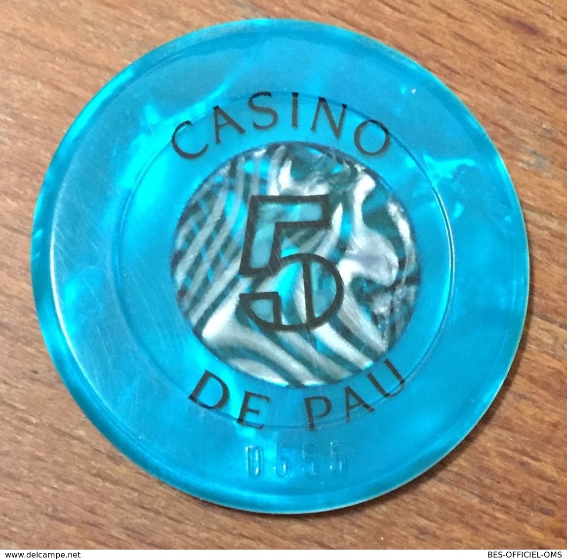 64 PAU CASINO JETON DE 5 FRANCS N° 0555 CHIP TOKENS COINS GAMING MONNAIE MEDAILLE MEDALS - Casino