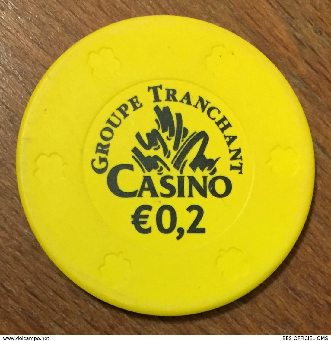 64 PAU CASINO GROUPE TRANCHANT JETON DE 0,2 EURO CHIP TOKENS COINS GAMING - Casino