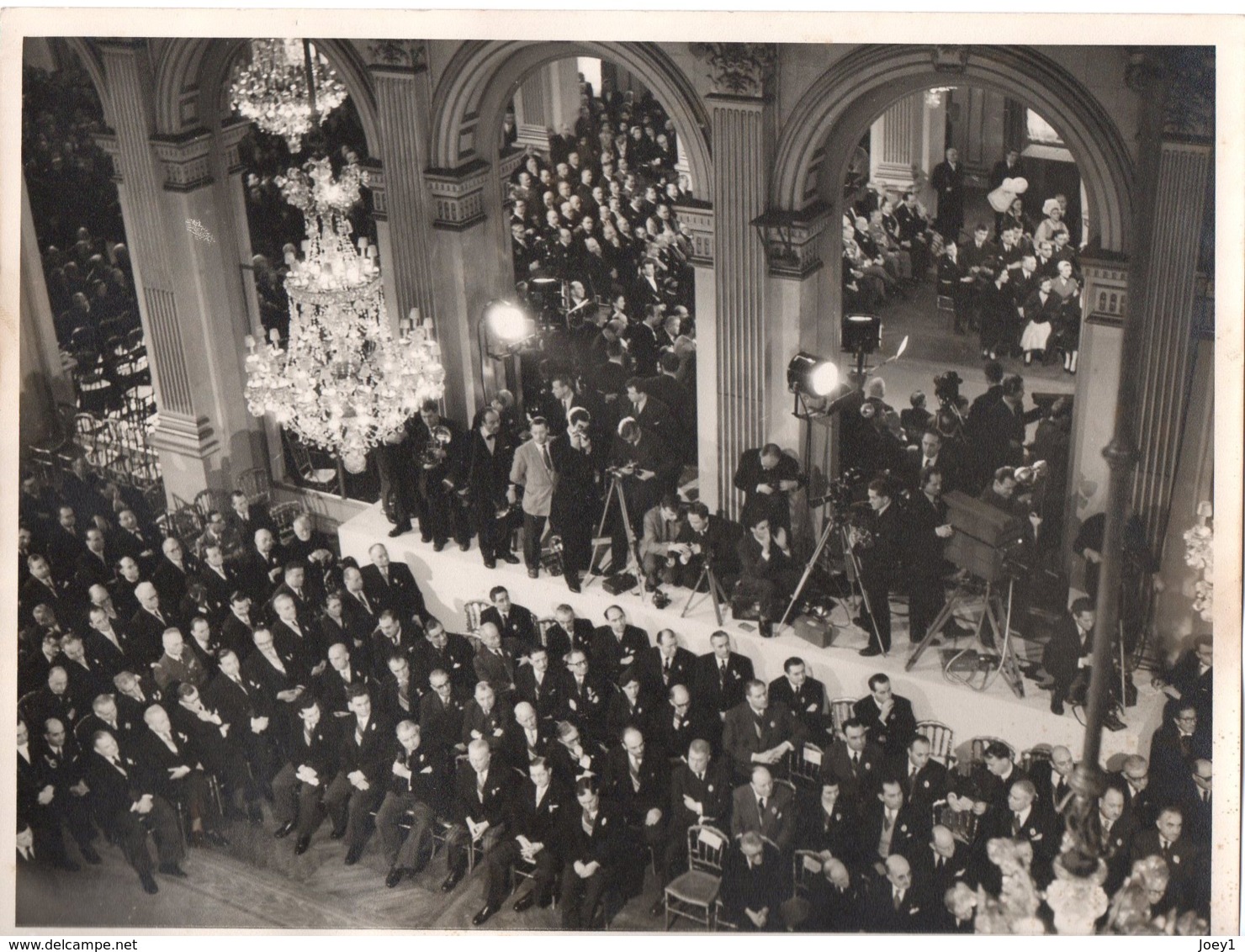 Photo Réception Du Président Coty à L Hotel De Ville Janvier 1954..format 18/24 - Beroemde Personen