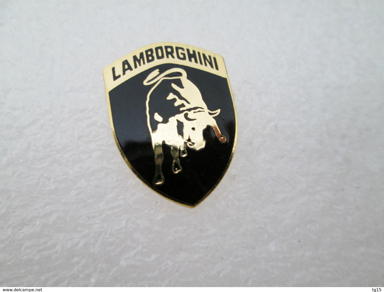 PIN'S   LOGO  LAMBORGHINI    EMAIL GRAND FEU   18x24mm - Other & Unclassified