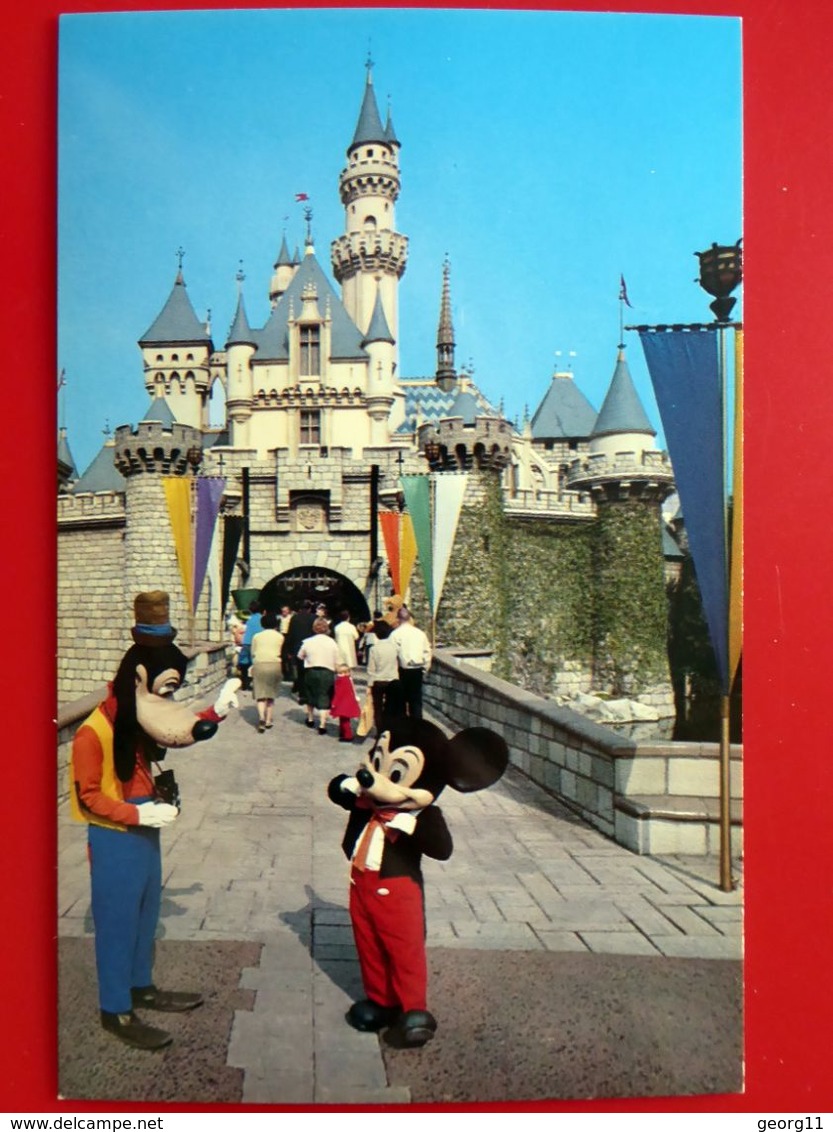 Disneyland - Mickey And Goofy -  Sleeping Beauty Castle - Kalifornien - Vintage Postcard - Kleinformat - Anaheim