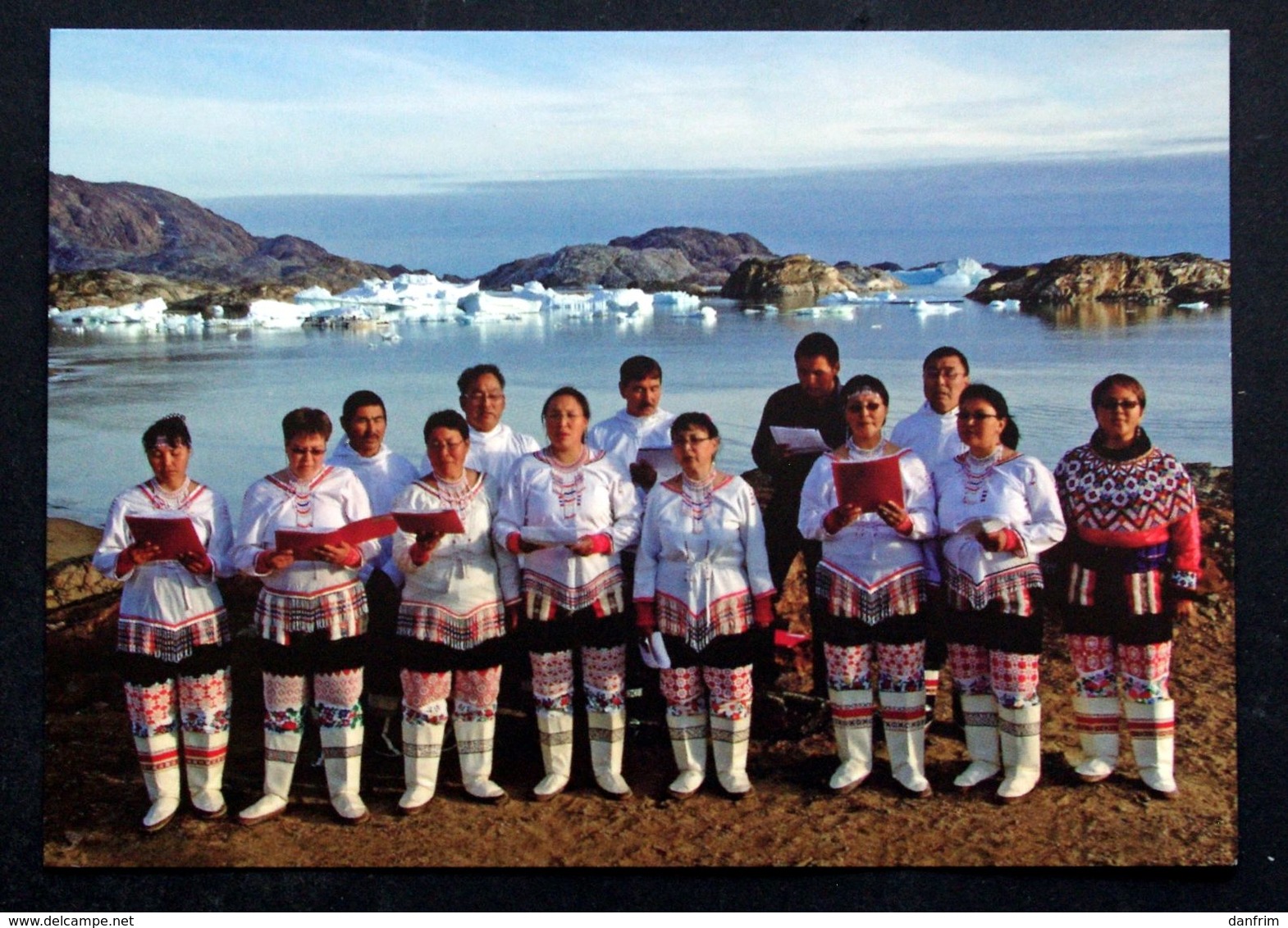 Greenland  Cards, Choir Singing At Sermilik Fjord, East Greenland   ( Lot 270 ) - Groenlandia