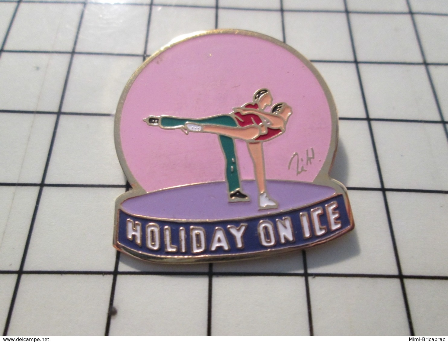 216c Pin's Pins / Beau Et Rare / THEME : SPORTS / PATINAGE ARTISTIQUE HOLIDAY ON ICE - Pattinaggio Artistico