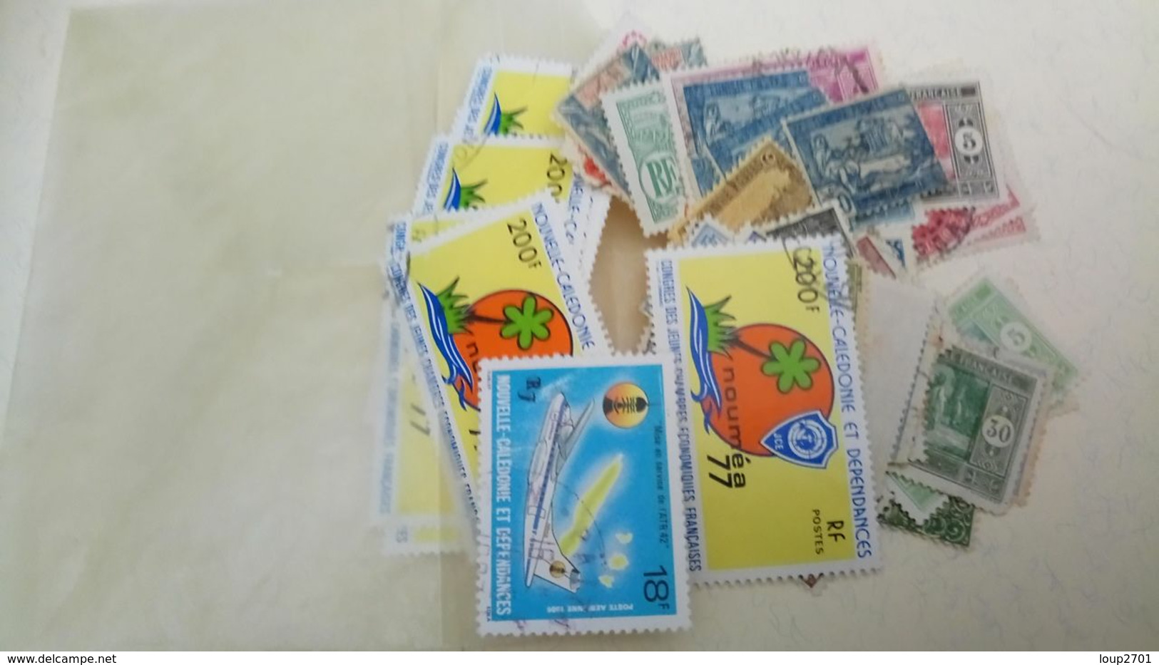 DP084 CARTON 150 POCHETTES TIMBRES MONDE TOUTES ÉPOQUES A TRIER COTE++ DÉPART 10€