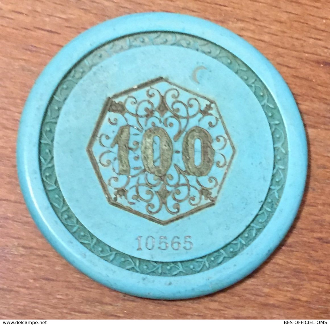 MONOGRAMME C S JETON DE CASINO DE 100 FRANCS N° 10565 AVEC INCRUSTATION MÉTALIQUE CHIP TOKEN SCOINS GAMING - Casino