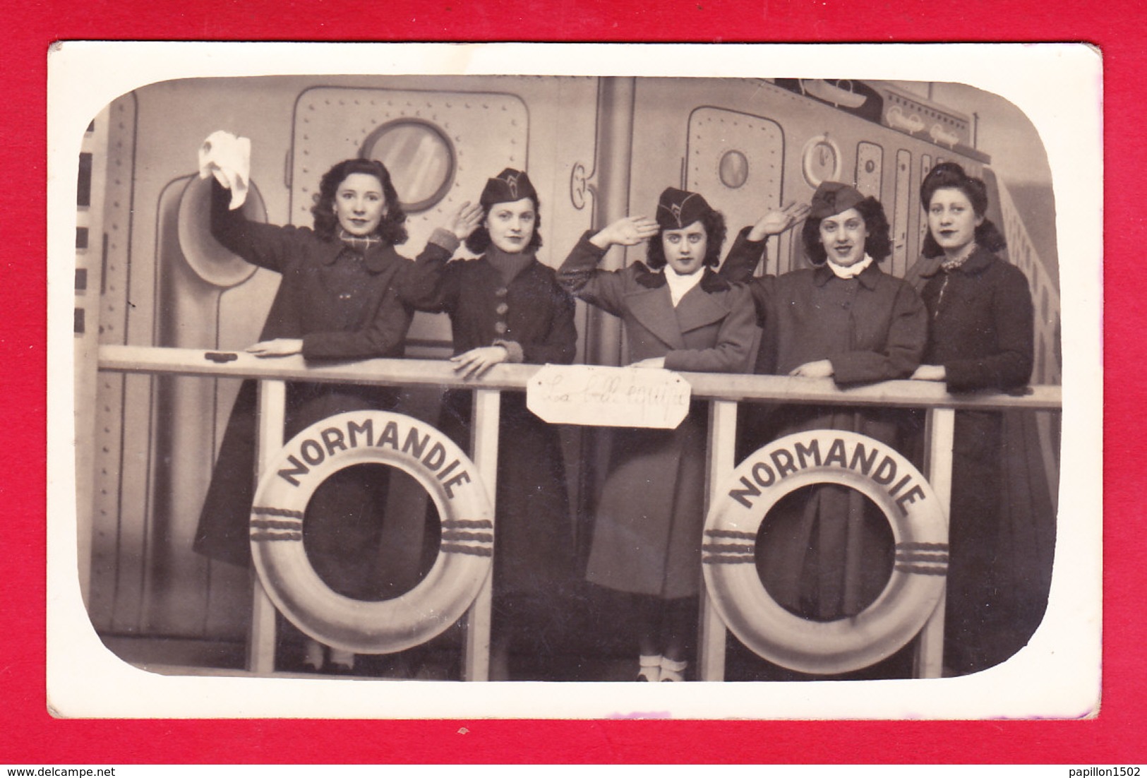 Marine-07A41  Groupe De Femmes Militaires Sur Le Pont Du Bâteau NORMANDIE, ""la Belle équipe"", Cpa - Altri & Non Classificati