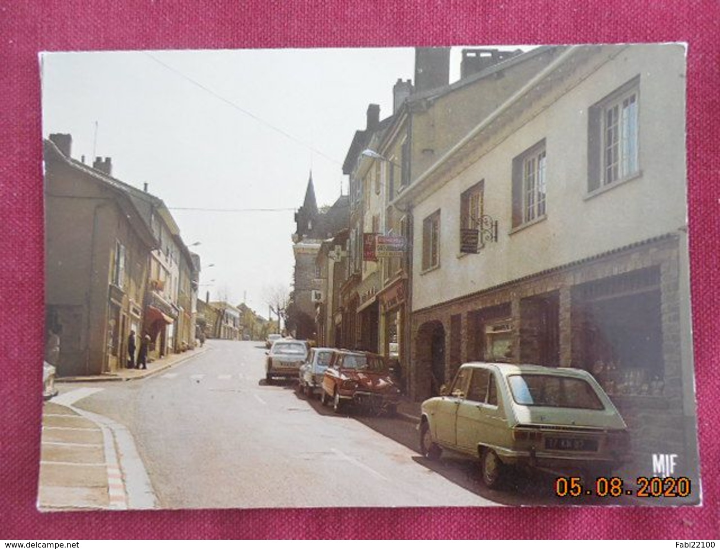 CPM GF - Oradour-sur-Vayres - Rue Du Général De Gaulle - Oradour Sur Vayres