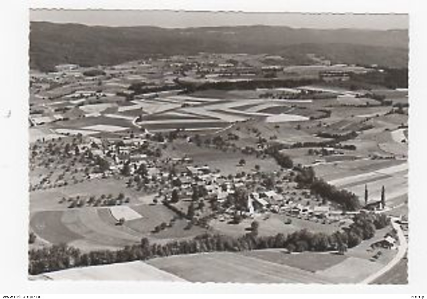 SUISSE - BURTIGNY - VUE AÉRIENNE - SUPERBE - CPSM DENTELÉE 10.5 X 15- A 511-10 - Burtigny