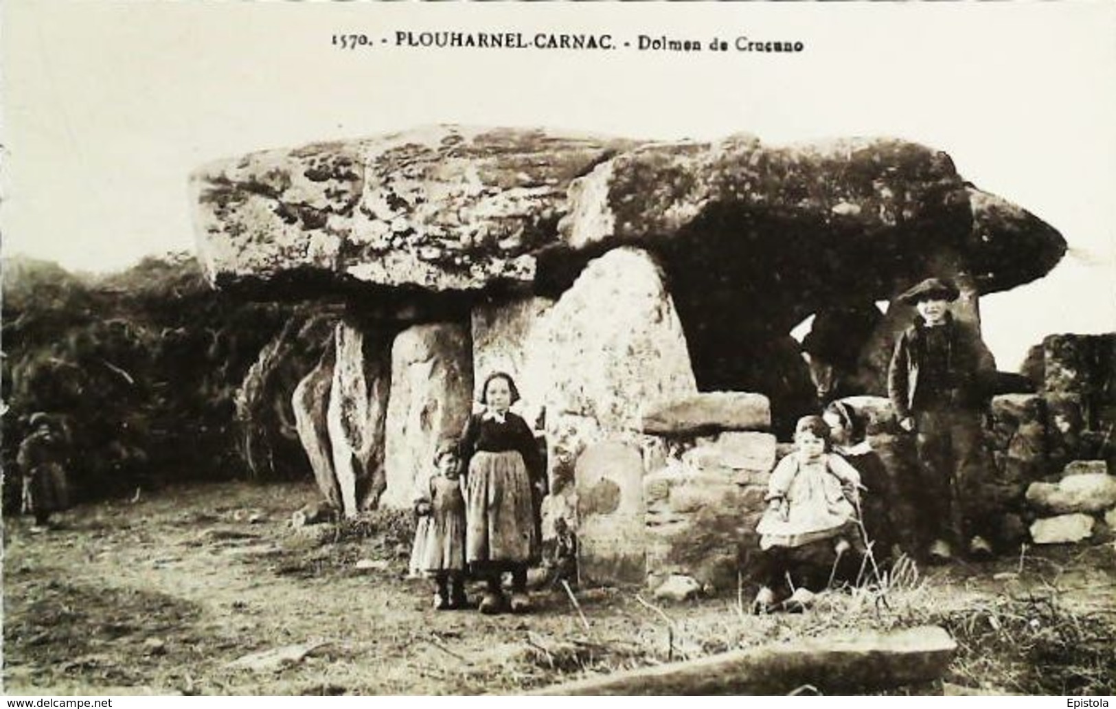 CPA  Plouharnel Carnac  Dolmen De Crucuno   Animation - Dolmen & Menhirs