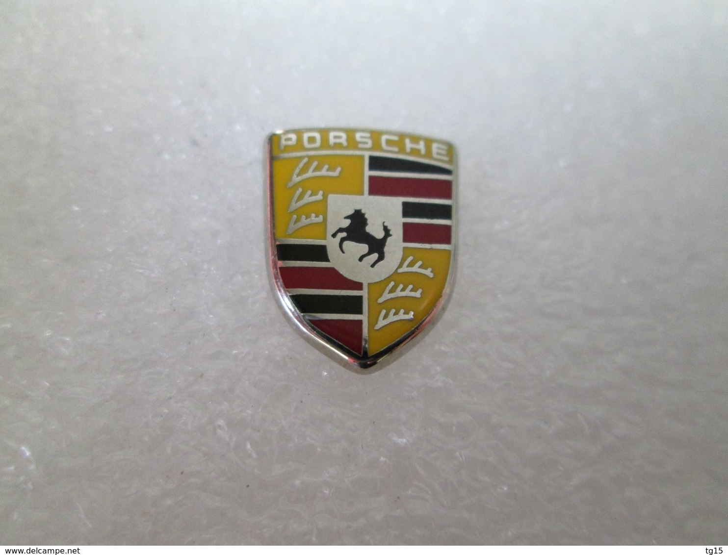 PIN'S   LOGO  PORSCHE   17X13mm  Zamak - Porsche