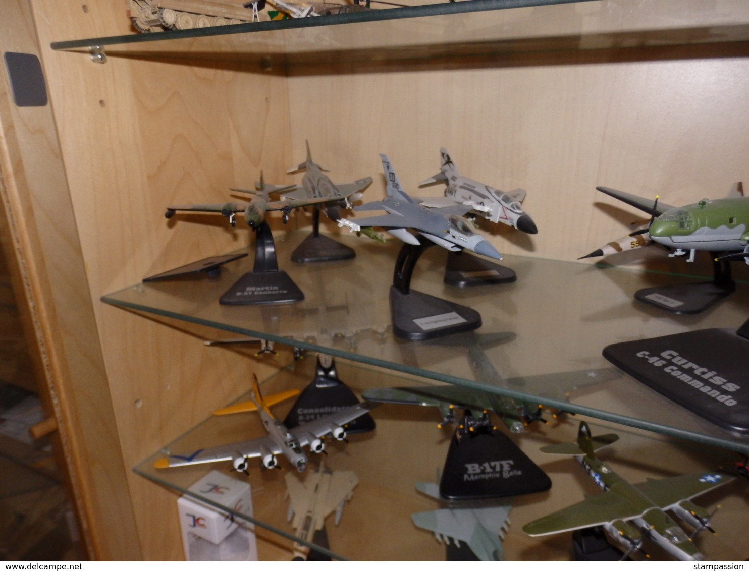 AFFAIRE - Lot De + De 50 Maquettes D'avion En Aluminium - Frais De Port Inlus - Avions & Hélicoptères