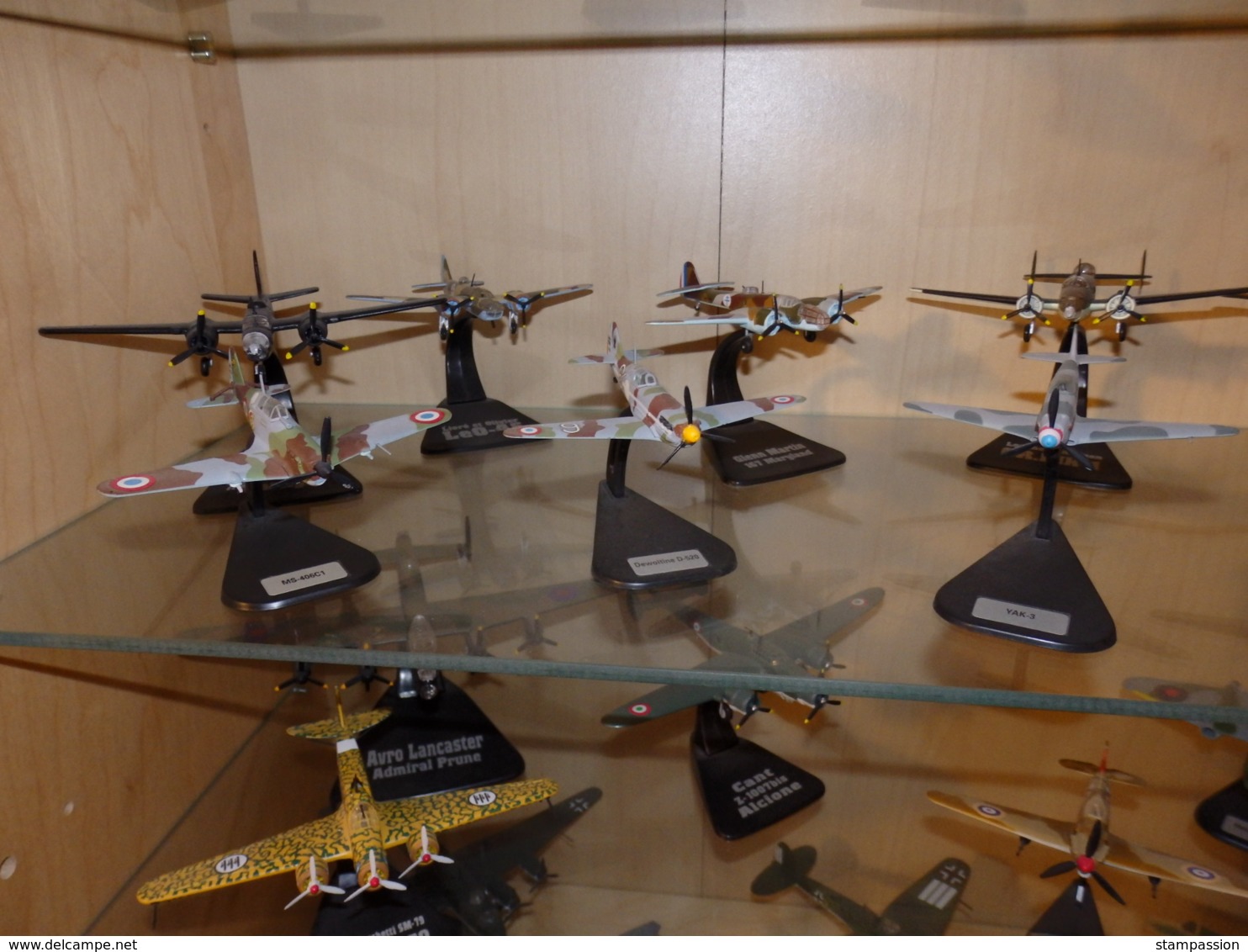 AFFAIRE - lot de + de 50 Maquettes d'avion en aluminium - frais de port inlus