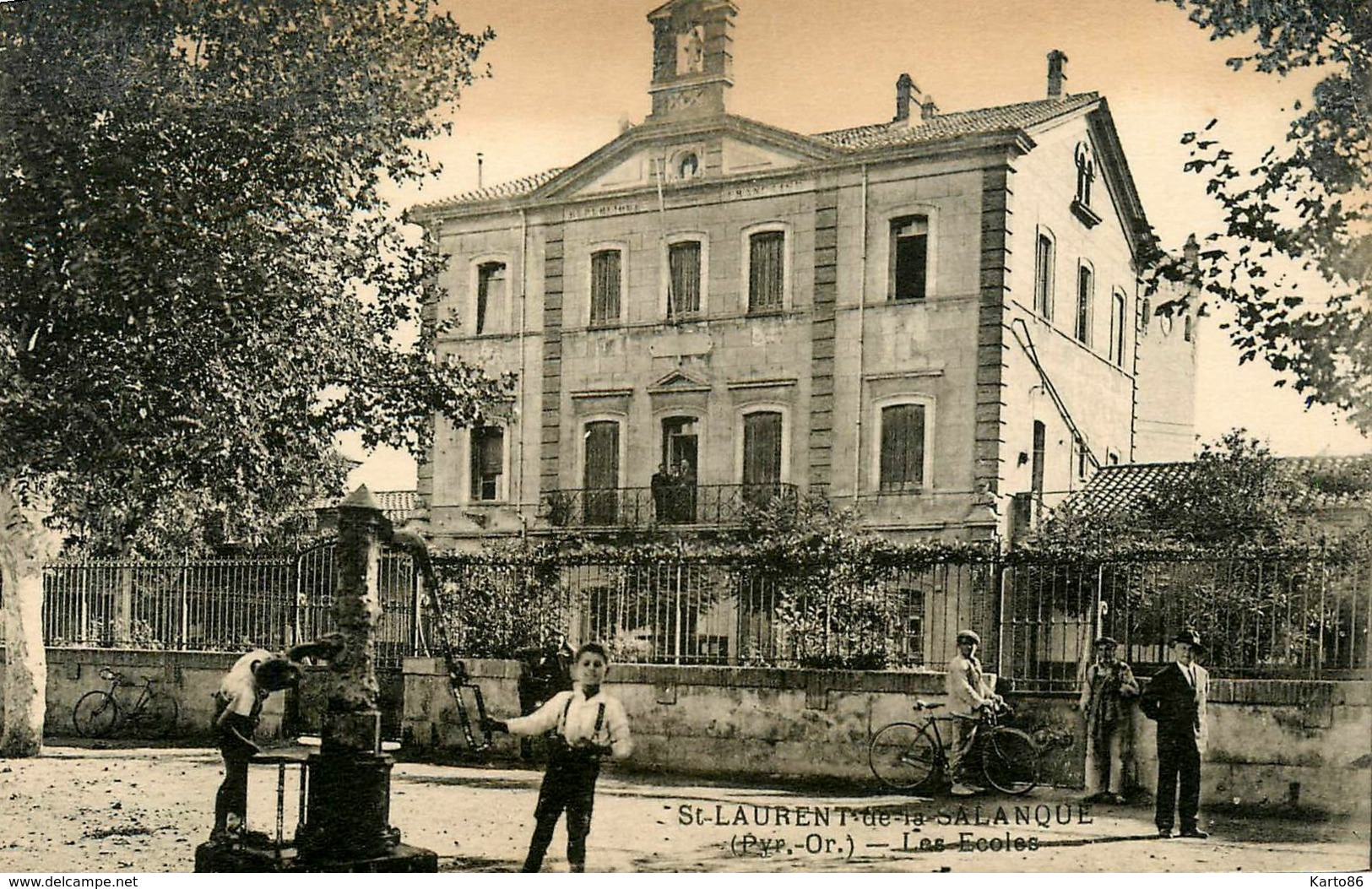 St Laurent De La Salanque * Les écoles * Place école Village - Andere & Zonder Classificatie